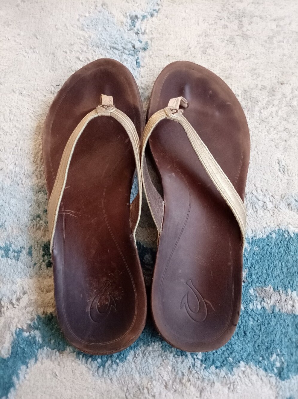 Olukai Gold Leather Flip Flops Size 10 - Picture 2 of 4